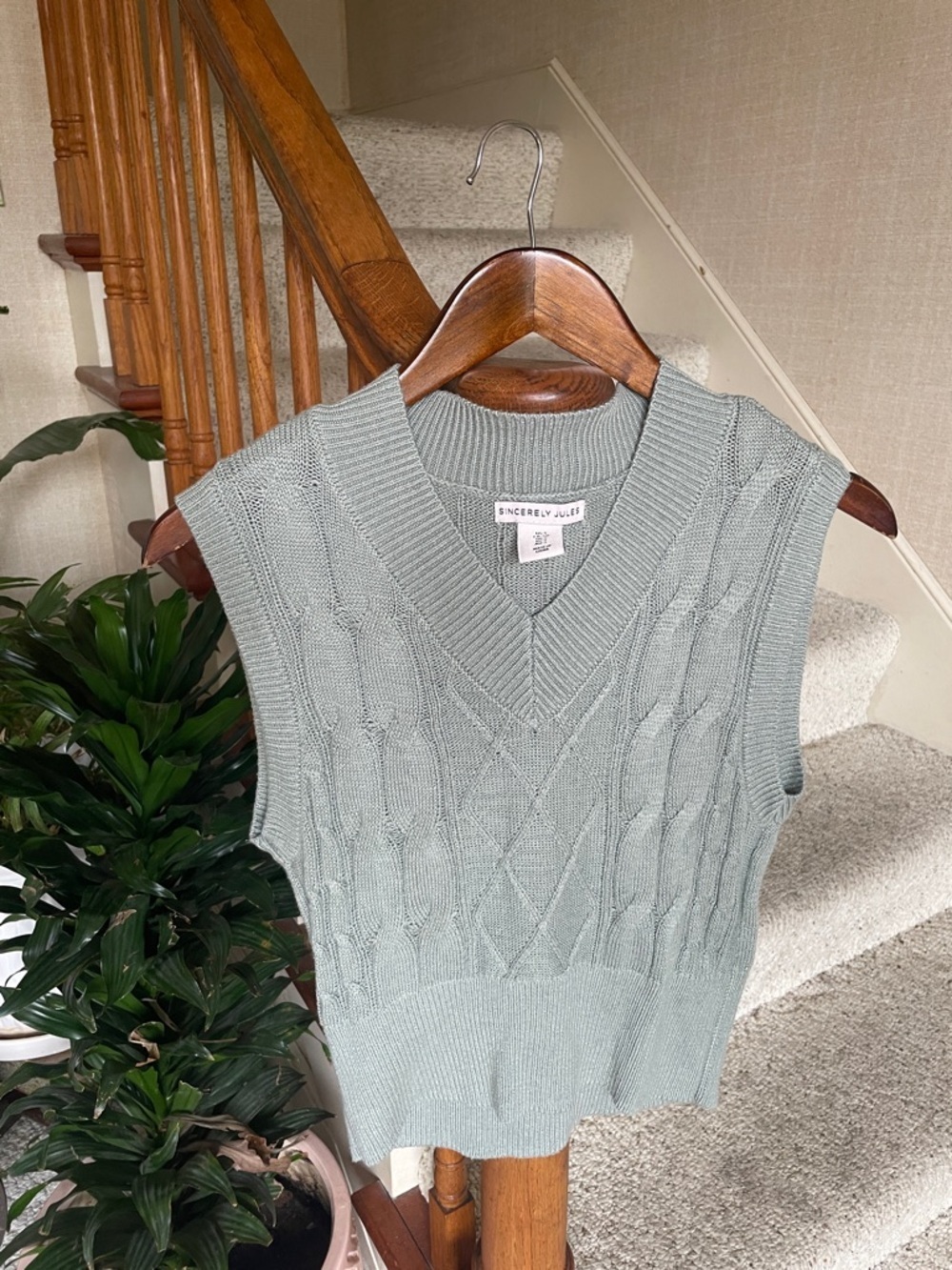 Sincerely Jules Sage Green Cable-Knit V-Neck Sweater Vest Small